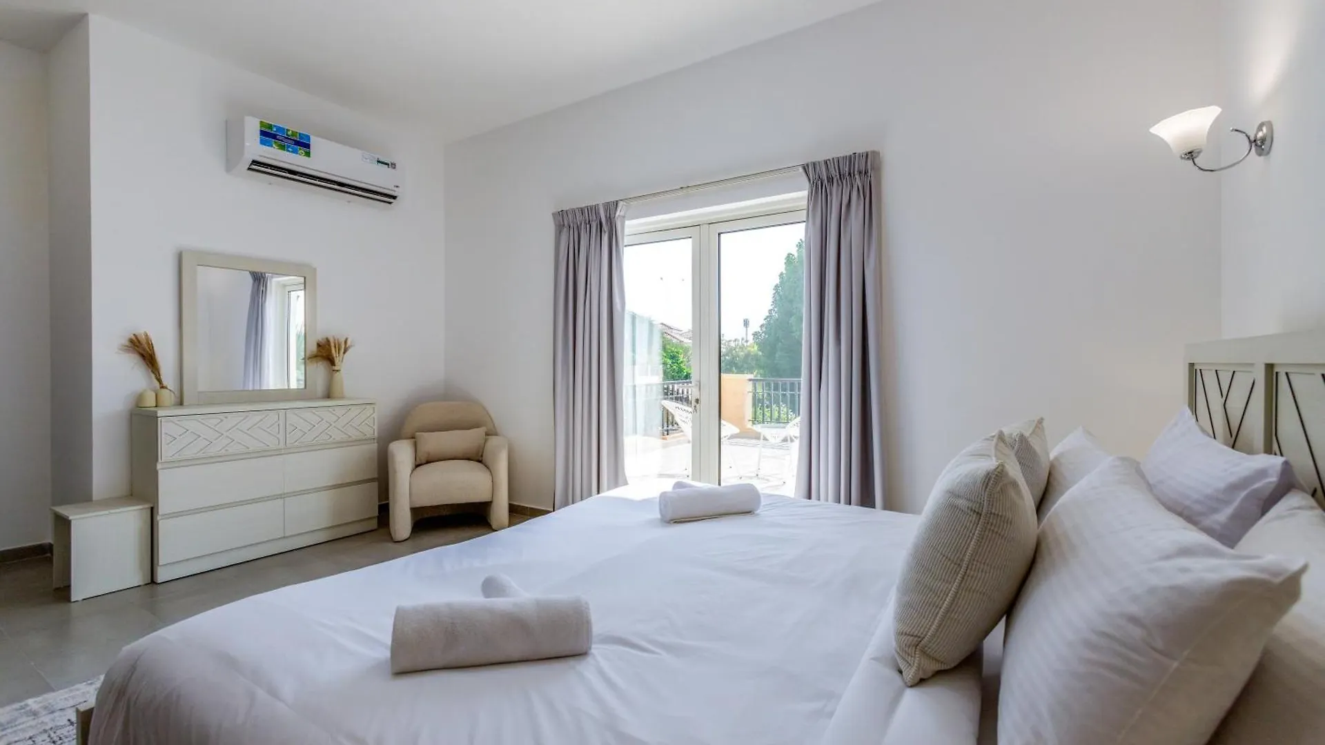 5Br & Maids Room Villa With Private Pool In The Aldea, The Villa - Allsopp & Allsopp Dubai 0*,